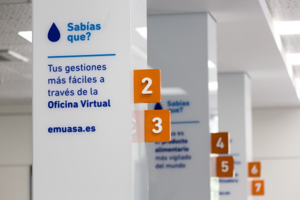 Aguas de Murcia recibe el distintivo 