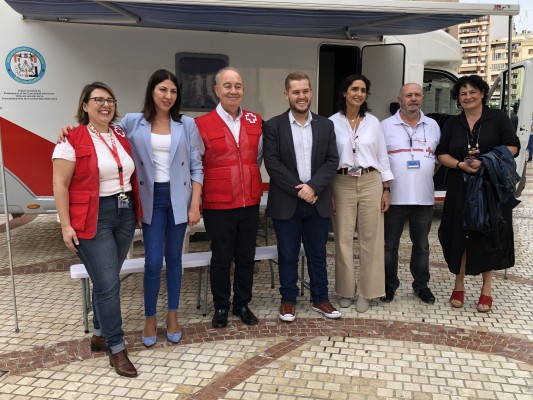 Una caravana de Cruz Roja actuará como ‘centro de día móvil’ para personas sin hogar en Elche