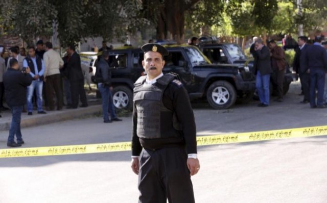 Al menos 25 muertos en un atentado en la catedral copta de El Cairo