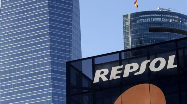 Una Repsol sin flota propia mueve 1,2 millones de barriles de petróleo