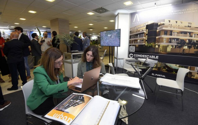 El encarecimiento del coste de la vida lastra la firma de hipotecas en la Región: cae un 19,4%