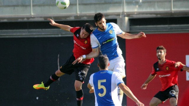 El Badalona gana en Elda y deja al Hércules cuarto