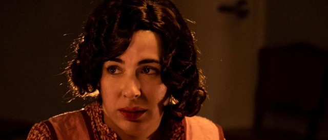 El camino a Broadway comienza en Elche: Julia Navarro triunfa en Nueva York
