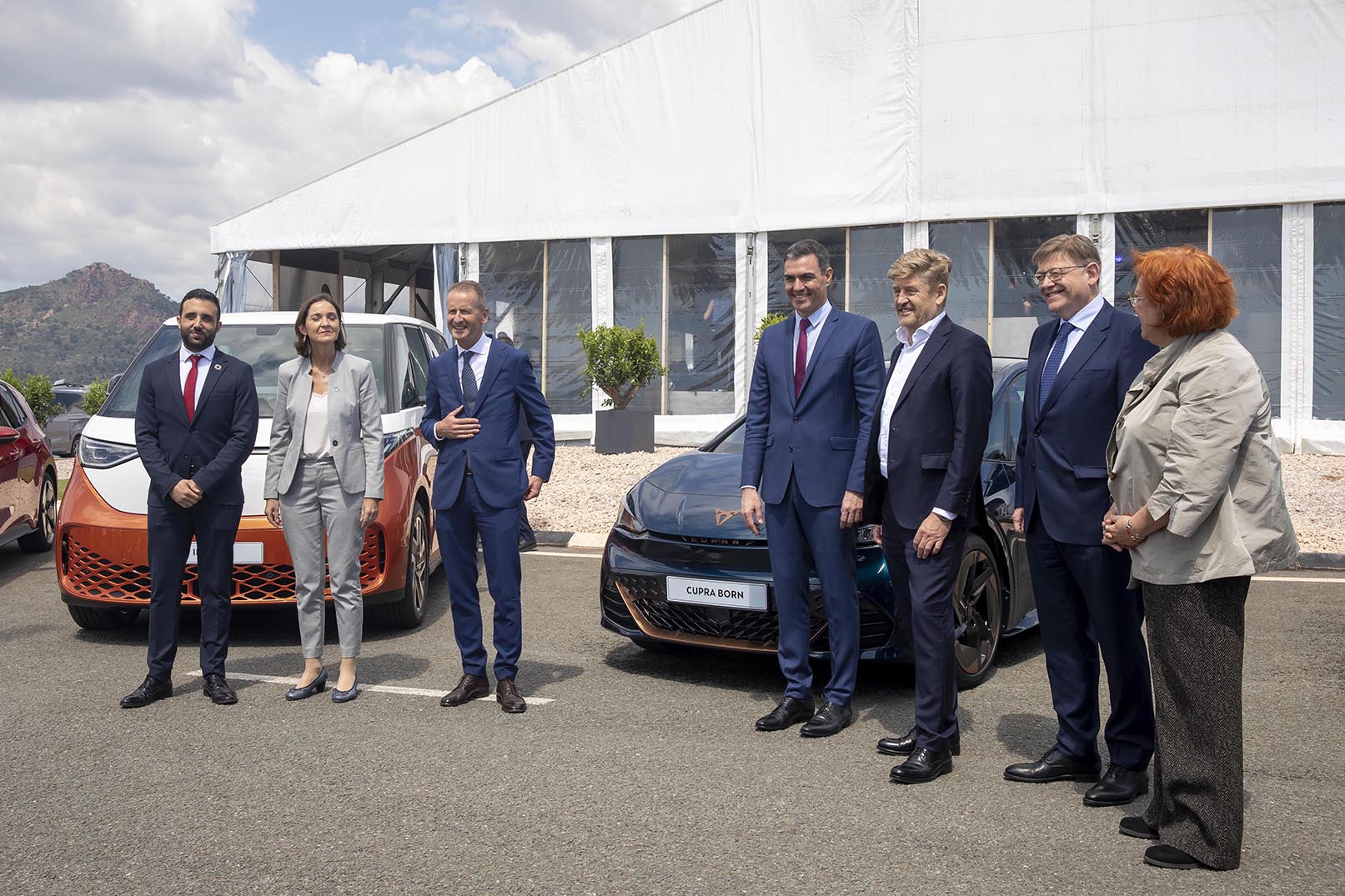 El Gobierno eleva a 397 millones la ayuda a Volkswagen tras el órdago sobre la gigafactoría