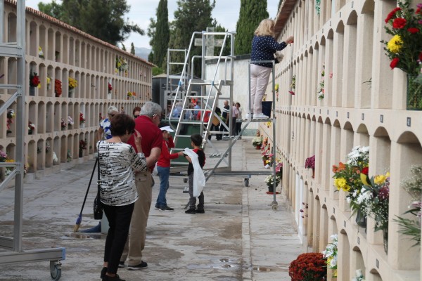 San Vicente refuerza el servicio de autobús y de visita al cementerio por el día de Todos los Santos