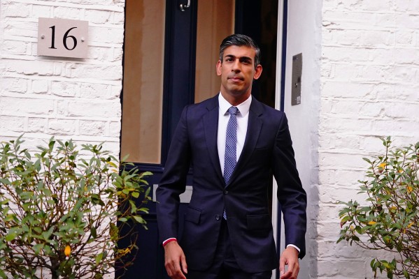  Rishi Sunak, el sucesor de Truss que promete poner fin al caos político en Reino Unido