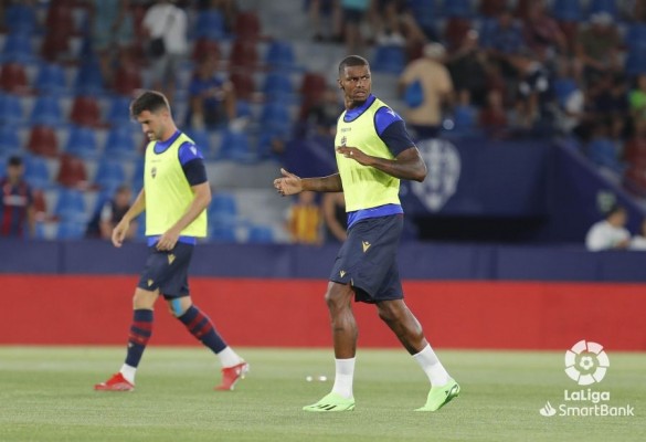 Wesley desaparece del primer plano