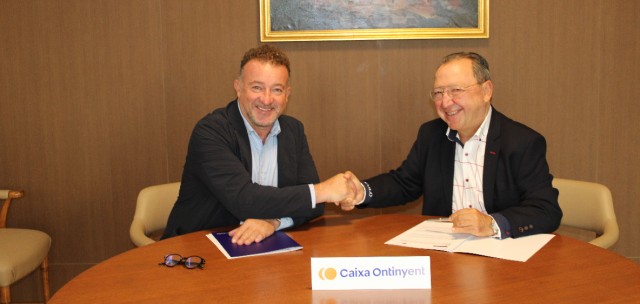 Caixa Ontinyent colabora con Adiem en la implantación de su centro social
