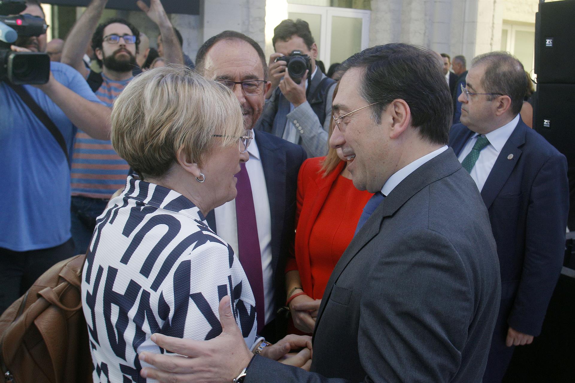 Albares asegura que el Gobierno trabaja en configurar un PGE 