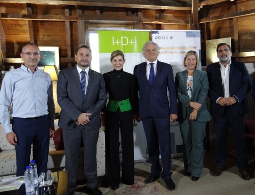 Grupo La Plana y otras 114 empresas se alían para captar 110 millones y relanzar el sector 'agro'