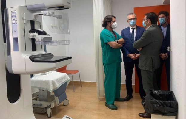 El hospital Rafael Méndez de Lorca incrementa la cirugía de tumor de mama más de un 30%