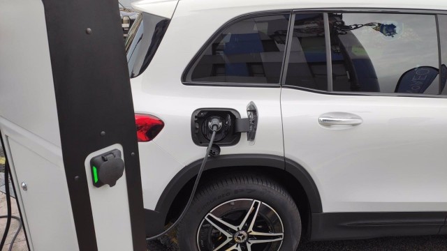 España fabricó casi 84.000 vehículos eléctricos hasta septiembre, un 58,5% más