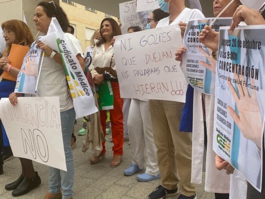 Los enfermeros de la Región reclaman un catálogo con los centros con más agresiones: el 83% dice haberlas sufrido