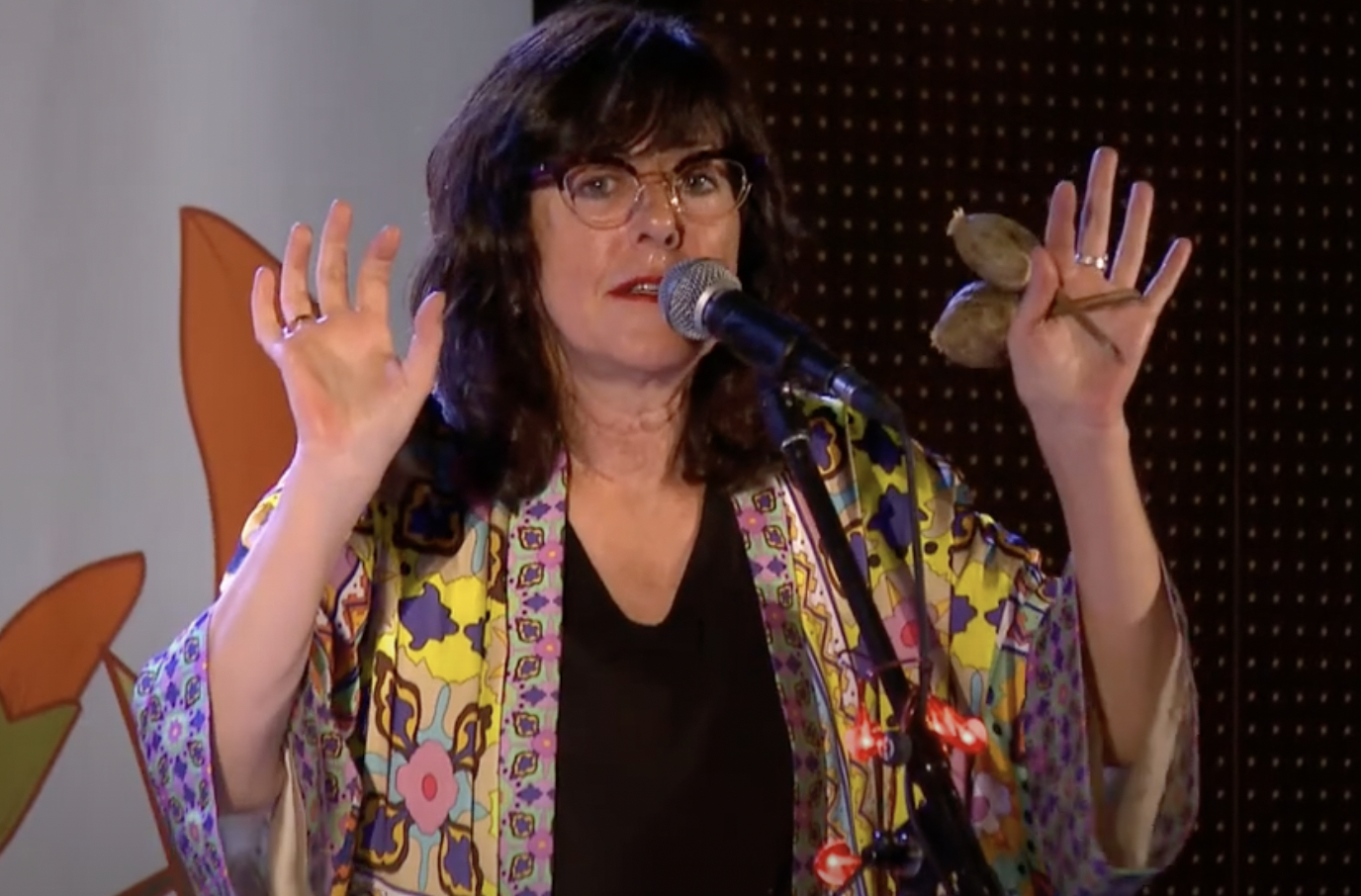 Ajo, la micropoetisa que ha hecho cientos de shows sin ni un solo ensayo