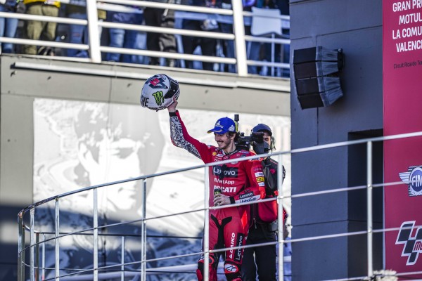 Valencia decidirá los títulos de MotoGP y Moto2
