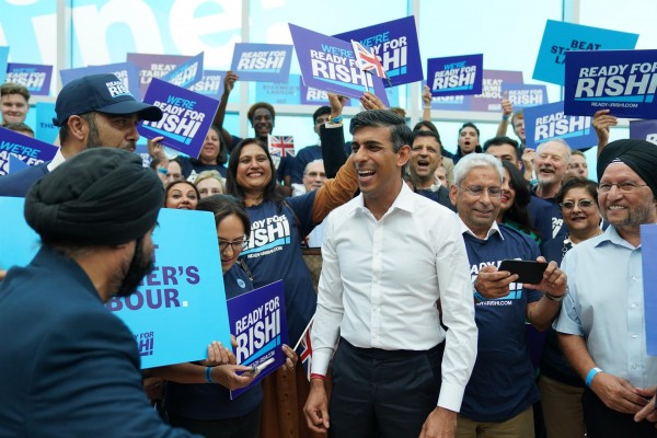 Rishi Sunak supera el umbral del 100 avales para suceder a Liz Truss al frente del Gobierno británico