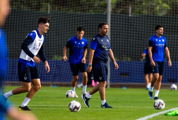 Dos victorias y dos empates para Calleja en sus estrenos como técnico
