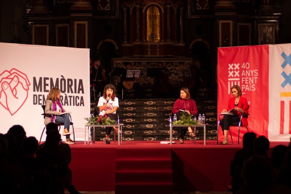 La fotoperiodista Eva Máñez presenta su libro 'Paterna, la memoria del horror'