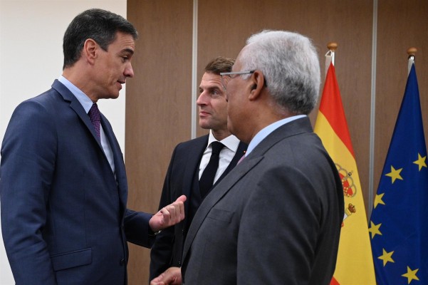 Sánchez acuerda con Macron y Costa sustituir MidCat por un corredor entre Barcelona y Marsella