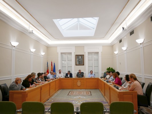 Crevillent aprueba dos planes de ayudas para minimizar el impacto de la crisis a pymes y autónomos