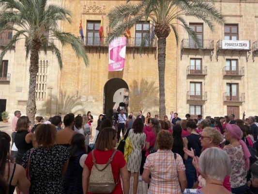Amacmec pide en Elche mayor inversión en la investigación e innovación de los medicamentos del cáncer de mama