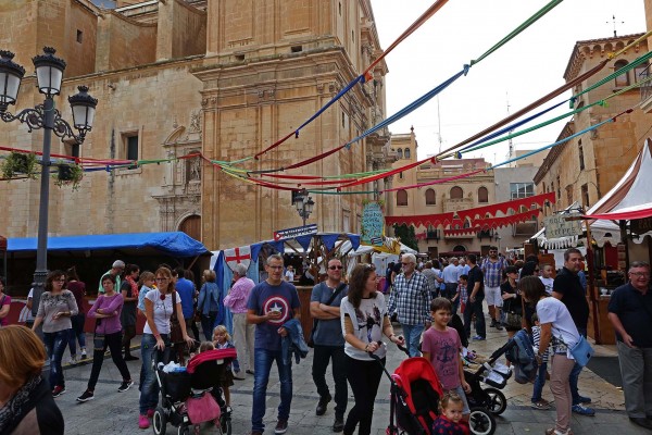 Este jueves vuelve a Elche el Festival Medieval con un mercado de 130 puestos y diversos espectáculos 