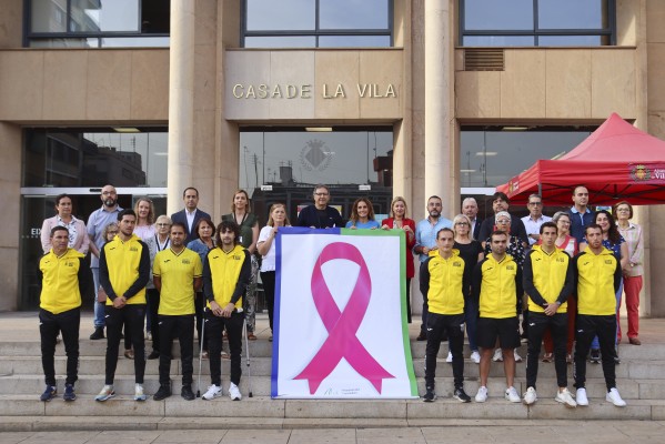 La asociación 'Castellón contra el Cáncer' de Vila-real fomenta la difusión y prevención del cáncer de mama