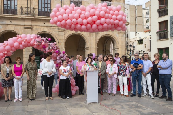 La AECC conmemora el Día Mundial contra el Cáncer de Mama en Castelló