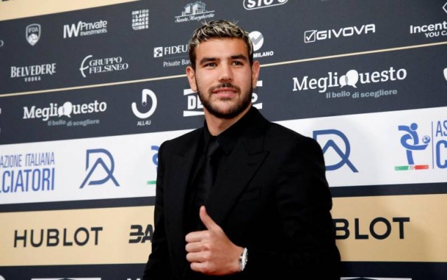 Roban en casa de Theo Hernández con su mujer y su hijo dentro