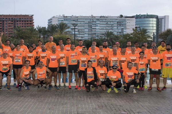 Reconocimiento a los colectivos participantes en el Maratón Valencia Trinidad Alfonso ante el Lokomotiv