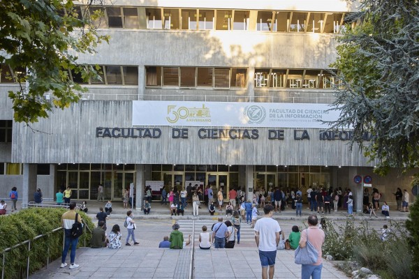 Los estudiantes piden volver a redactar el Estatuto del Becario por no garantizar la remuneración