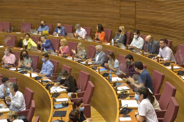 El Botànic pierde calidad y cantidad en Les Corts: uno de cada tres diputados se fue o no repite
