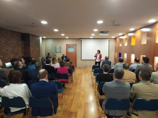 Aerocas presenta su ruta a Madrid ante medio centenar de agentes turísticos y empresariales