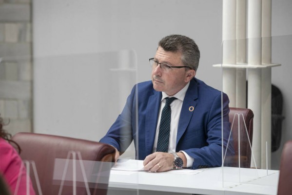 Salvador pide al PP y su socio que le voten para ser secretario de la Mesa: 