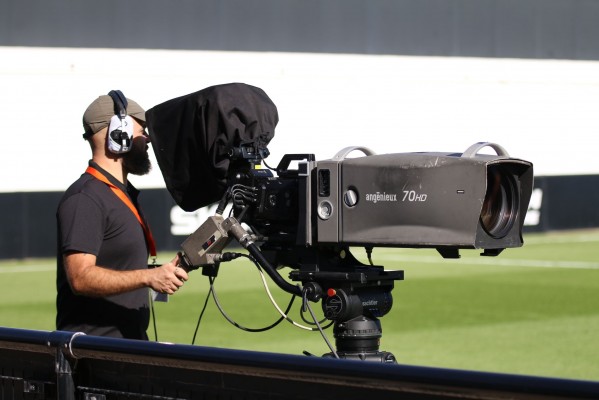 El Alcoyano-Castellón tuvo una audiencia de 40.000 espectadores y el Mestalla-Hércules de 9.000