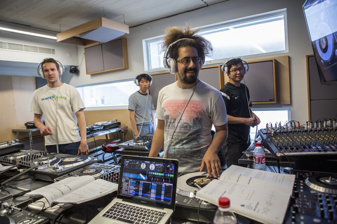 Berklee lanza un curso puente para que futuros estudiantes accedan a la carrera universitaria en Valencia o Boston