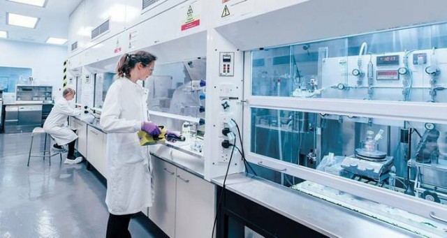 El sector químico genera 7.000 millones de euros al año en la Región, de los que la mitad son exportaciones