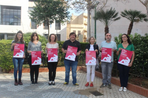 Borriana commemora la figura de Joan Fuster en la Fira del Llibre