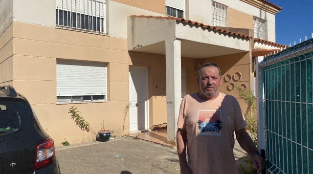 Un vecino de Almassora denuncia que será desahuciado de su casa, construida en un solar no edificable