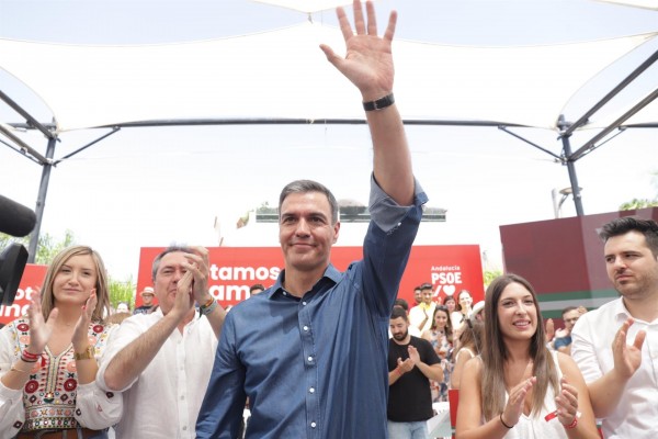 El CIS dispara la estimación de voto del PSOE, que aventaja en cuatro puntos al PP
