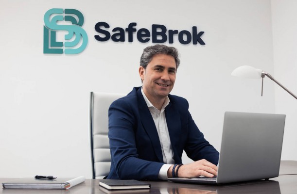 SafeBrok amplía su catálogo de productos con la tarjeta 'revolving' SafeBrok Mastercard Oro 