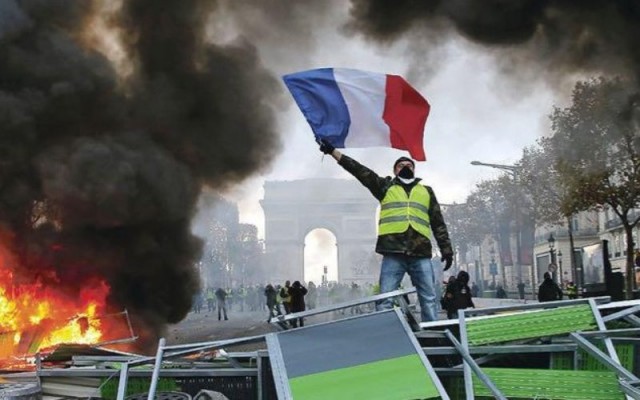 Froet alerta a los transportistas de la Región de que la huelga en Francia sigue activa y recomienda llenar los depósitos antes de cruzar la frontera