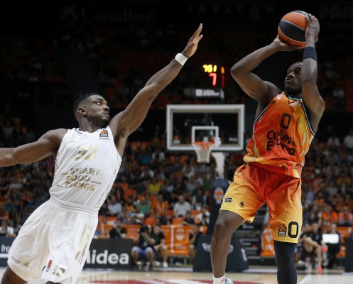 Un Valencia con dudas visita al campeón Efes en busca de su primer triunfo
