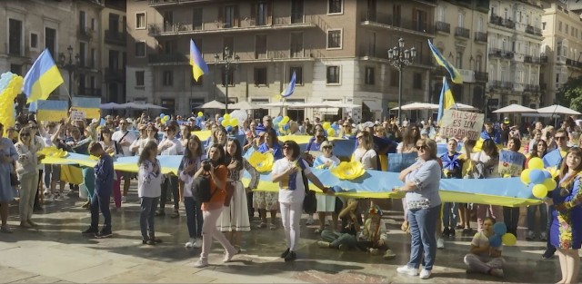Ucranianos denuncian en València los crímenes de guerra de Rusia