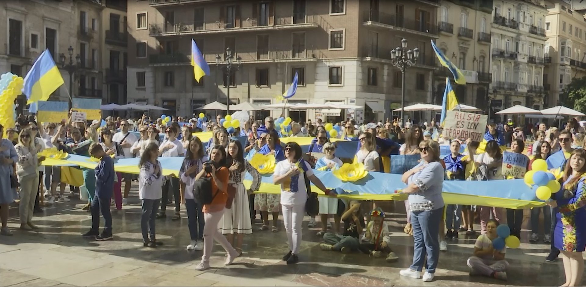 Ucranianos denuncian en València los crímenes de guerra de Rusia