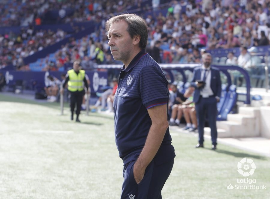 Miñambres ya confirma el nombre Javi Calleja y dice que está 