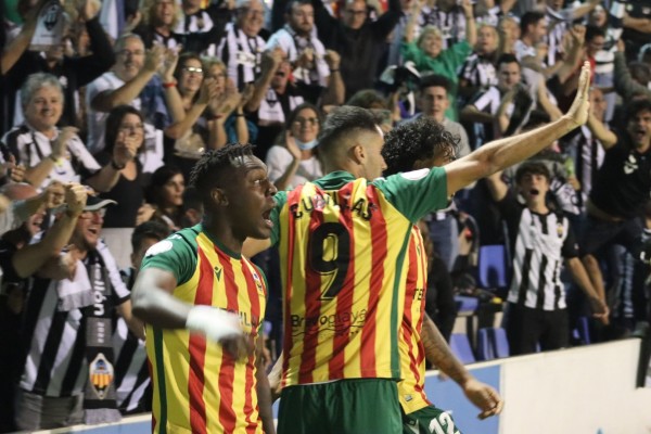 El Castellón aprende a ganar lejos de Castalia