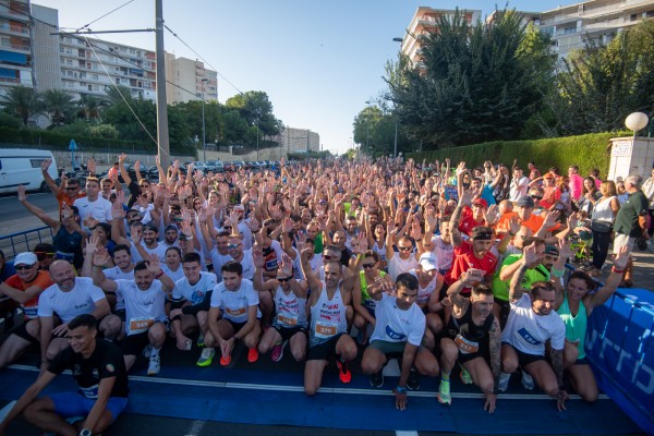 Más de 1.200 runners y 100 empresas disputan la primera carrera 'NTT DATA Alicante Empresas'