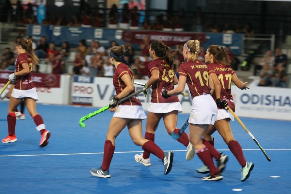 Xaloc y Carpesa vencen en el derbi valenciano de DHB y siguen a paso firme