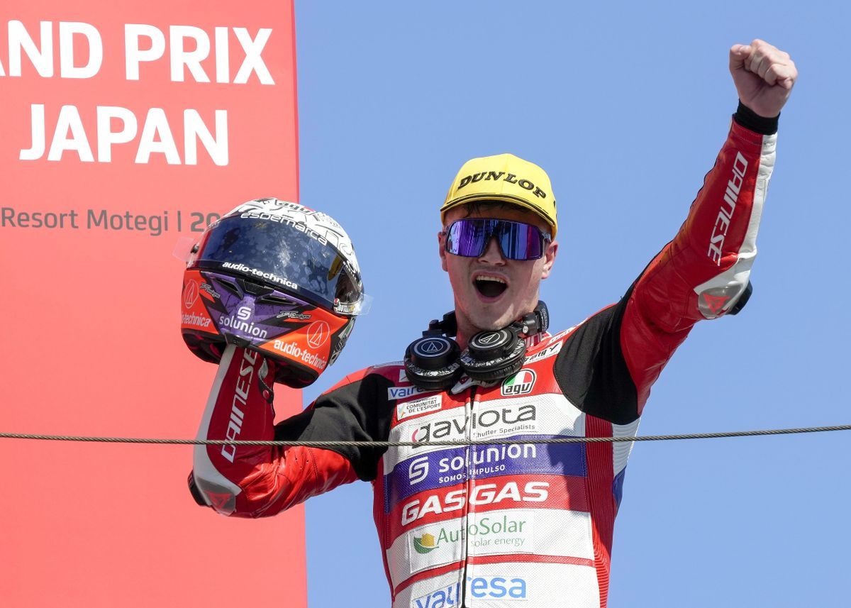 Izan Guevara gana y García Dols queda segundo en el Gran Premio de Australia